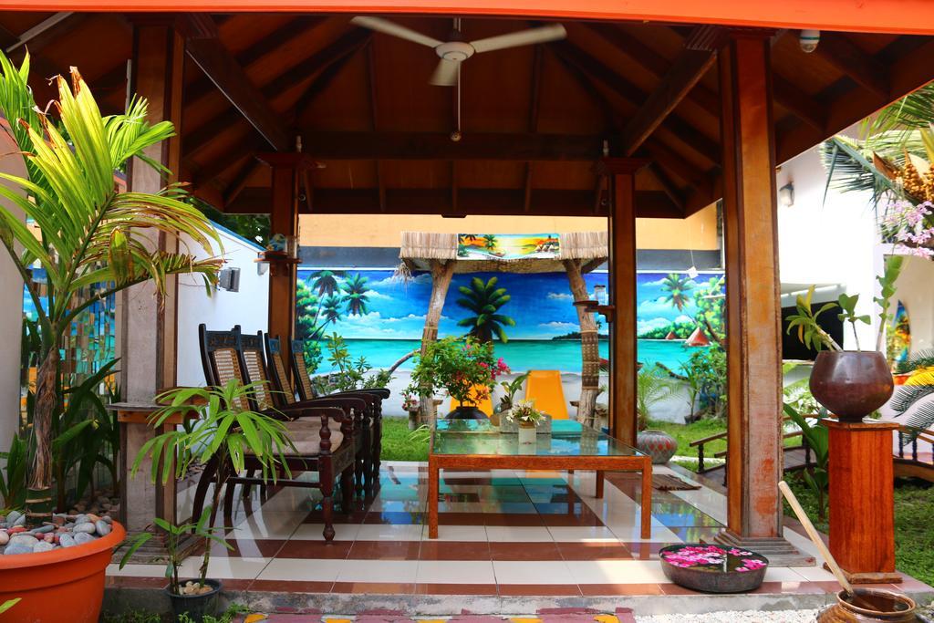Natural Surf House Hostel Himmafushi Exterior foto