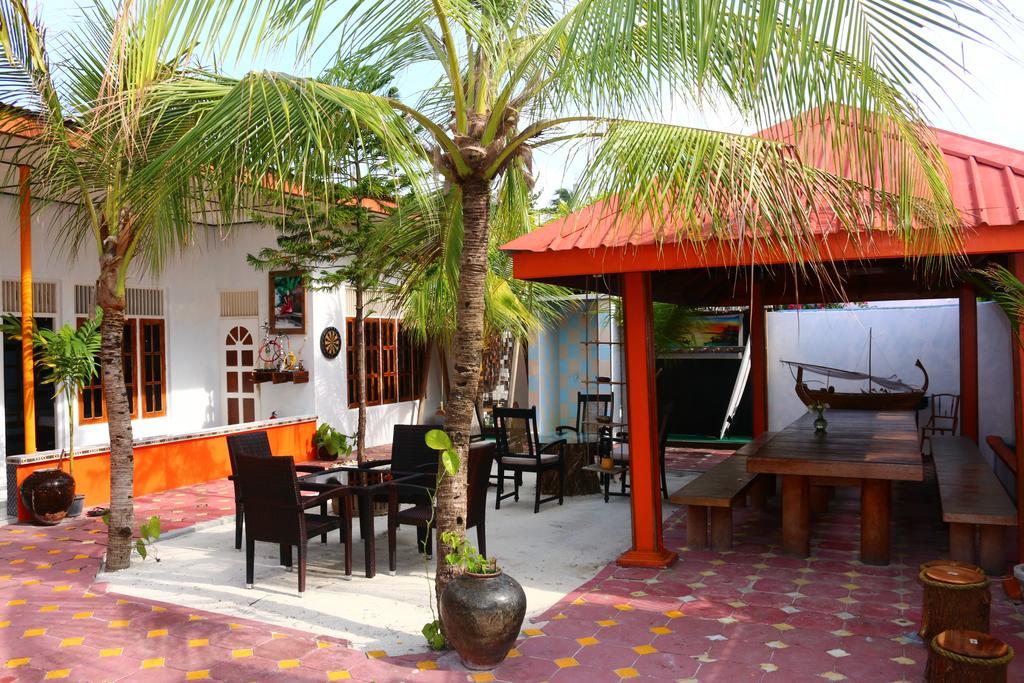 Natural Surf House Hostel Himmafushi Exterior foto