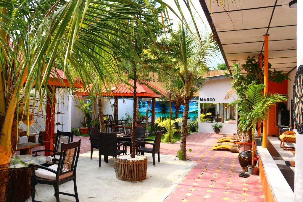 Natural Surf House Hostel Himmafushi Exterior foto